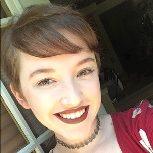 Meet your Posher, Kayla